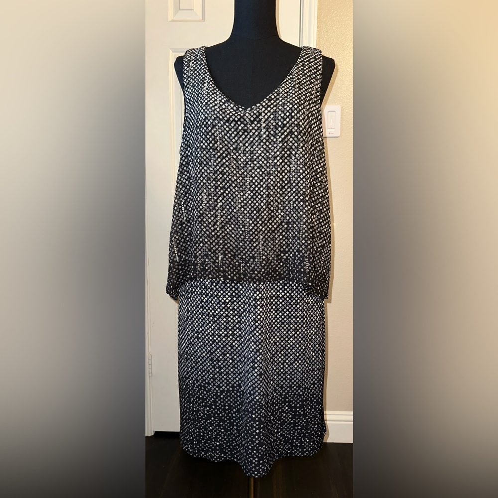 White House Black Market Large Black White Sequin V-Neck Chiffon Sheath Dress